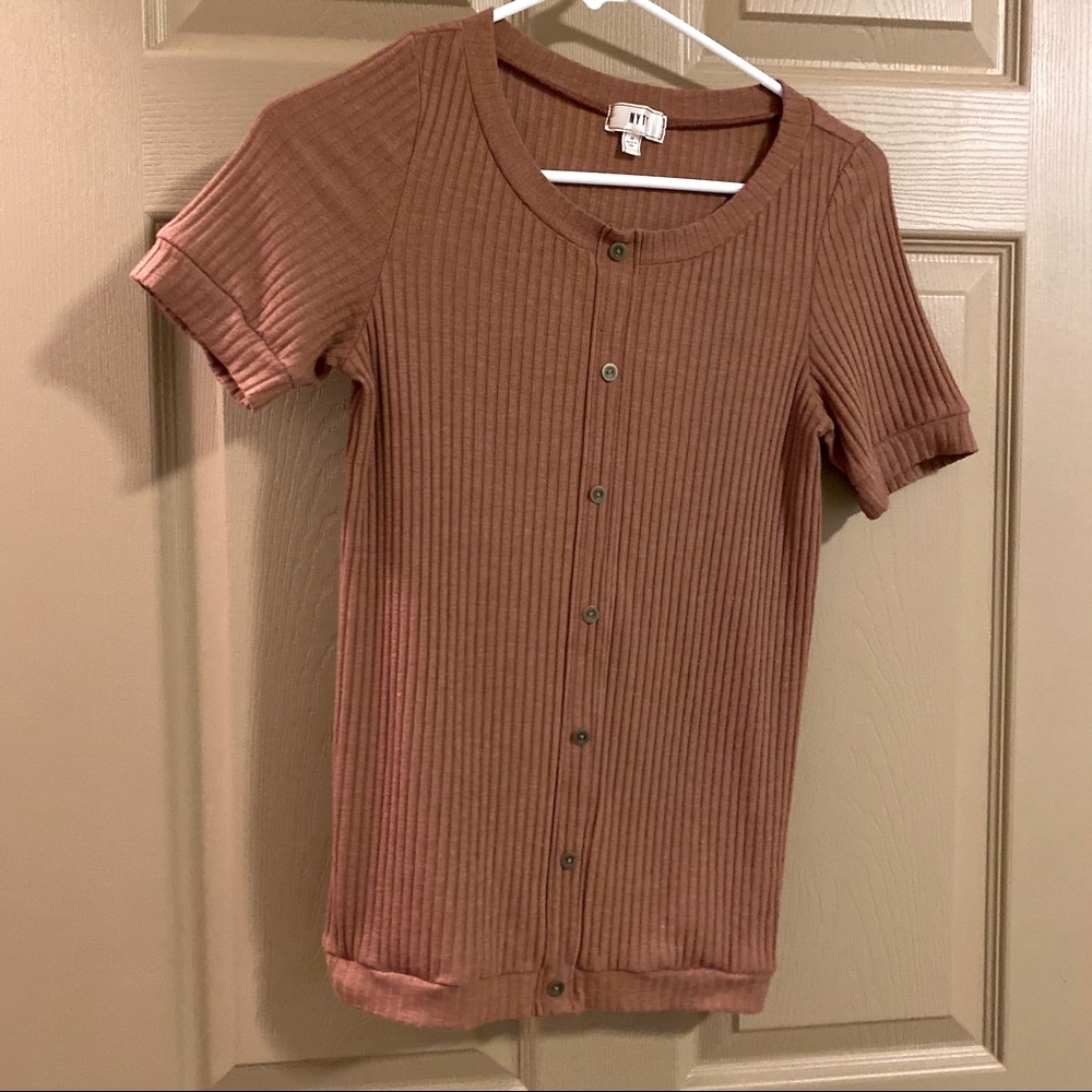 NYTT // Brown Ribbed short sleeve